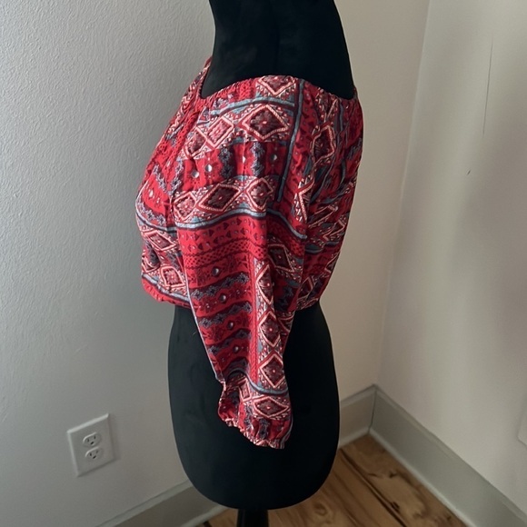 Hollister red hobo peasant cropped red print top Sz XS blouse - Picture 6 of 12